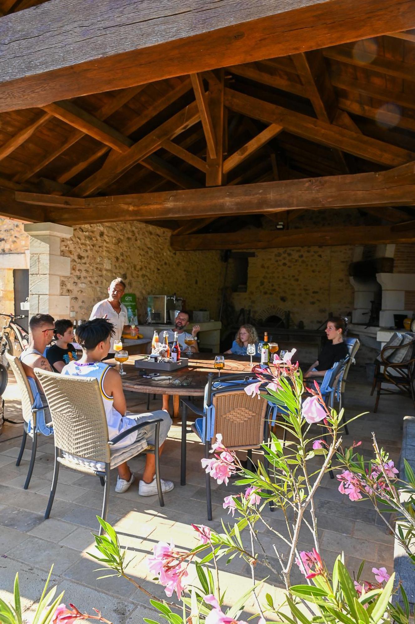 Gite Les Mareillauds - Piscine Salon Exterior foto